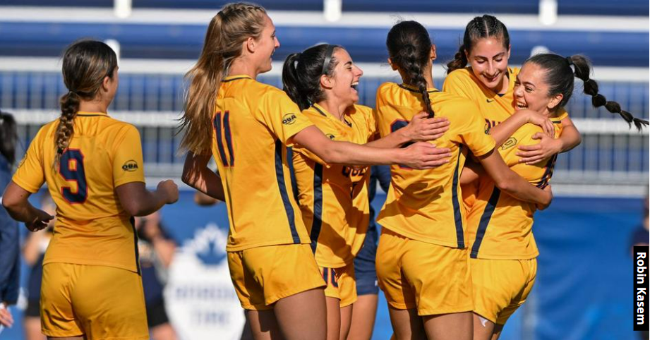 Viewing Queen's Women's Soccer